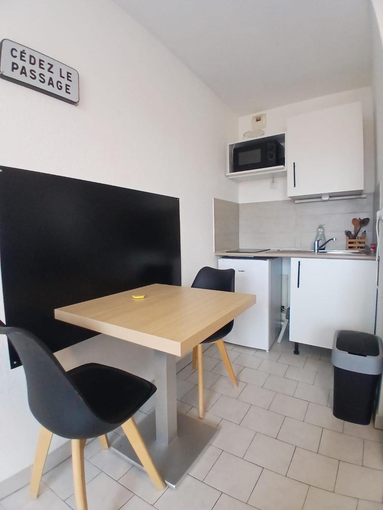 Studio Clim Parking Dhuoda Nîmes Dış mekan fotoğraf